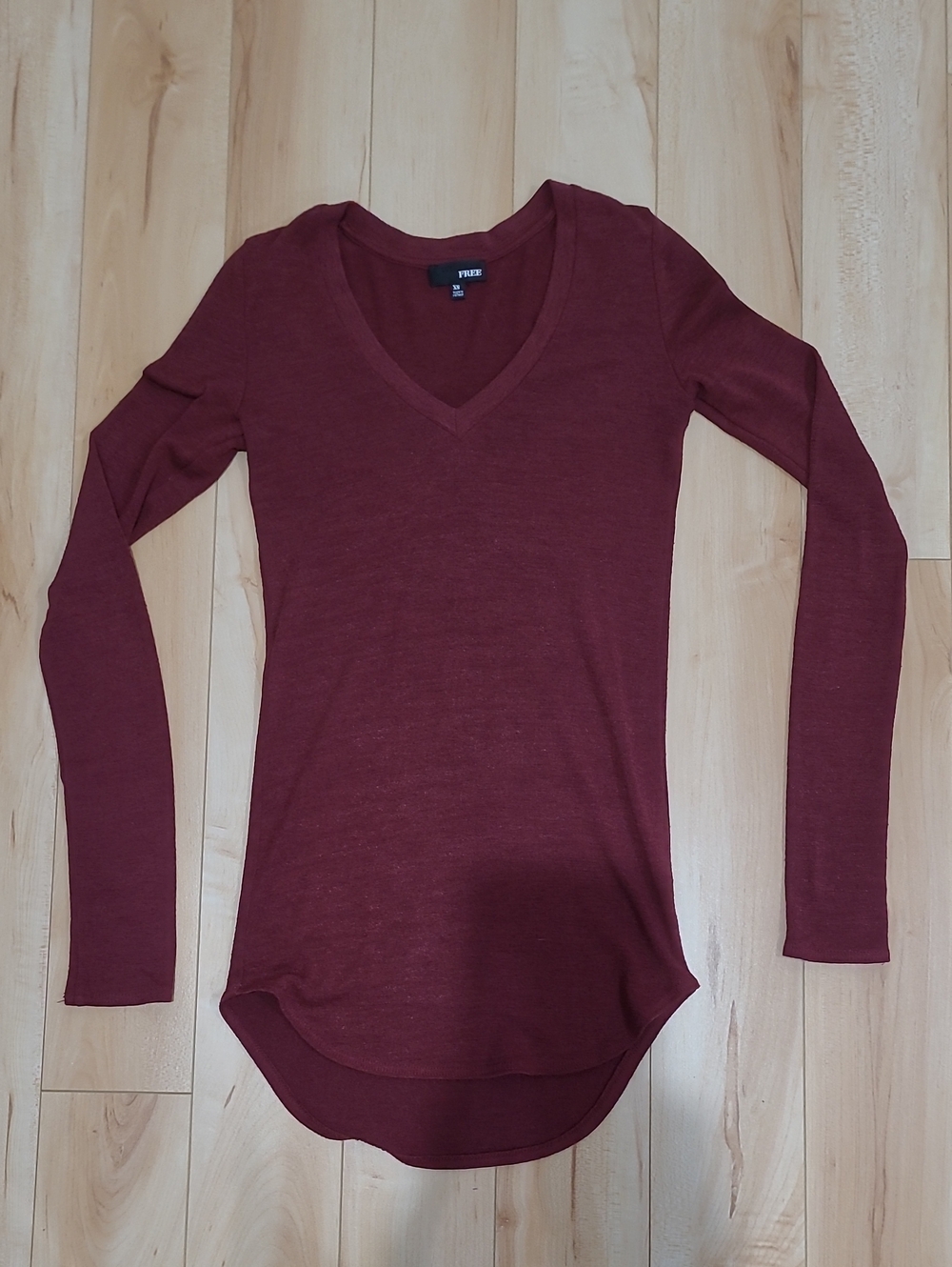 Wilfred Free Women’s Size XS Long Sleeve V-Neck Top in Deep Burgundy